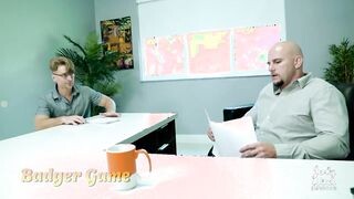 Perverz anyukák és a főnök könyörtelen pöcse