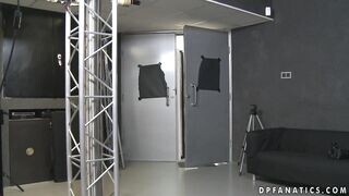 Lucy Belle a castingon kettő fügyit kap