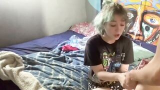 Amatőr 18 éves fiatal csaj televerve