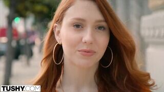 Arietta Adams a vörös céda fiatal
