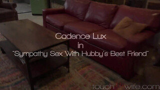 Cadence Lux fiatalabb farkat akar