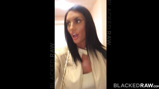 August Ames muffját csoki pali reszeli