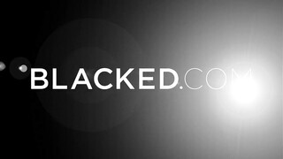 Cadence Lux és Anya Olsen gruppenbe közösülnek