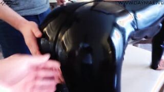 Latex ruhás anyukát hátsó lyukba kufirconlak
