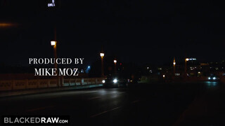 Morgan Rain kedveli az óriás hímvesszőt