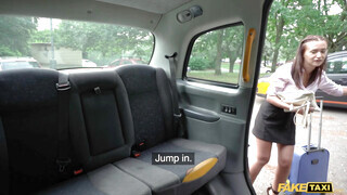 Fake Taxi - Gina Ferocious a vonzó csöcsös zsenge