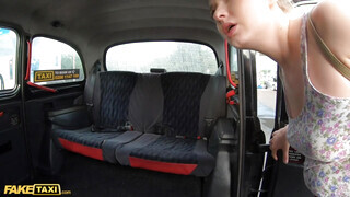 Fake Taxi - Lucy Heart a szenvedélyes pici orosz vagina