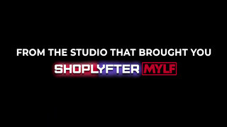 Mylf - Lenina Crowne a méretes tőgyes tini milf