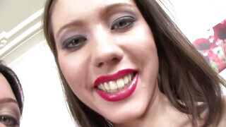 Legalporno - Alysa és Aspen segg lyukba tolva