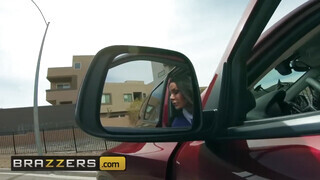 Brazzers - Kendra Lust kedveli a gigantikus kukacot