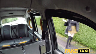 Fake Taxi - Szoknyás zsenge szuka a taxissal kamatyol
