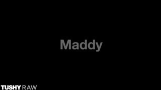 TUSHYRAW - Maddy May segge jól megkettyintve