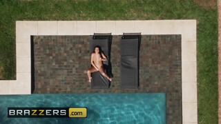 BRAZZERS - Jolee Love a termetes didkós zsenge csajszi