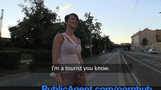 PublicAgent - Rövid hajú lány közösülni akar
