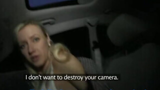 PublicAgent - Vicktoria Redd a kocsiban szexel