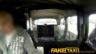 FakeTaxi - a kicsike lopós barna lány megbánja amit tett