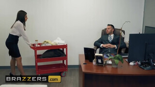 Brazzers - Ella Knox az óriás cickós argentin csajszika