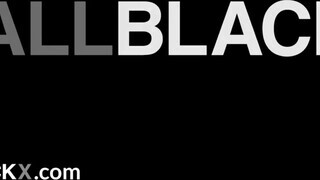 AllBlackX - Cecilia Lion a kívánatos szőrös pinás tinédzser