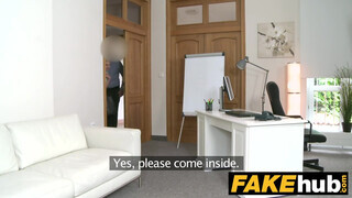 Fake Agent - félénk maca csak fotókat szeretett volna
