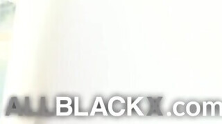 AllBlackX - Lala Ivey a gigantikus cicis zsenge