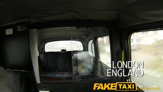 FakeTaxi - telt néger hajú szuka pénzért mindent bevállal