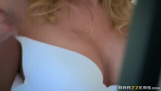 Britney Amber lyuka beindult - Brazzers