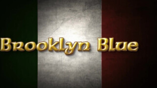 Yuffie Yulan és Brooklyn Blue osztoznak a gigantikus faszon - Brazzers