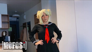 Mofos - Sweetie Fox a cosplayes gádzsi popó lyukba rakva