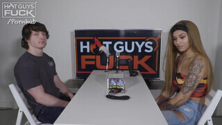 Kolumbiai zsenge gádzsi és a sportos csóka - Hot Guys Fuck