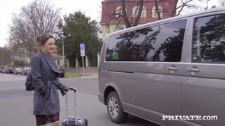 PrivateCom - Dominica Phoenix fenekét a kocsiban reszelik
