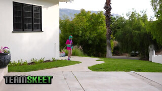 Jessie Saint a cosplayes tinédzser csajszi - TeamSkeet