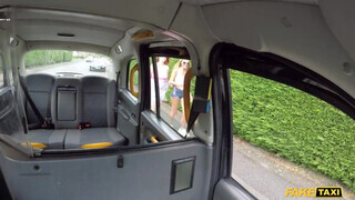 Fake Taxi - Stacy Seran és Princess Paris hancuroznak a taxissal