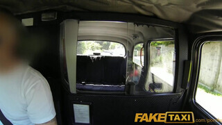 FakeTaxi - Rio Lee a hatalmas kannás barna maca