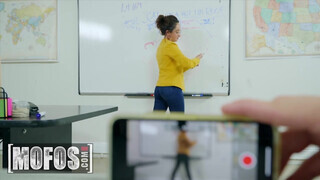 Mofos – Isabella Nice a luvnya tanárnéni