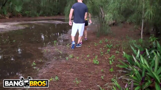 BANGBROS - Kendra Lust a izgató csöcsös milf