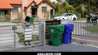 Nadia White tinédzser palival kamatyol - Anal mom