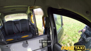 Fake Taxi - Summer Rose két brét kap