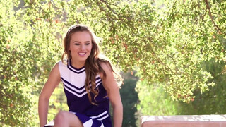 Jillian Janson a bűbájos pici sulis gádzsi