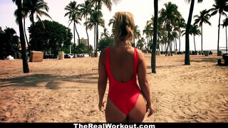 TheRealWorkout - A óriási fenekű Kelsi keményen megrakva