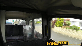 FakeTaxi - egy izgató irodista pipi