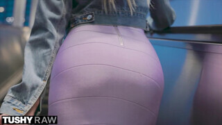 TUSHY RAW - Pristine Edge a bombázó zsenge milf