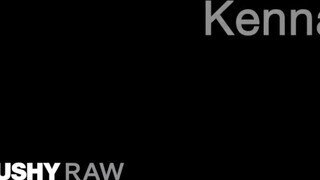 TUSHYRAW - Kenna James szűk popsikája megkettyintve