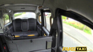 Fake Taxi - Óriási picsájú argentin milf segglyukba kúrva