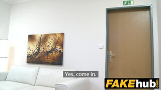 Fake Agent - ártatlan csoki csajszika és a hímvessző esete