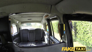 Fake Taxi - ki kell nyalni a taxis popsiját