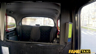 Fake Taxi - 19 éves fiatal maca kúrni akart