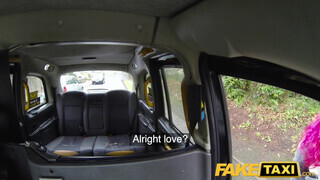 Fake Taxi - Molett kitetovált pipi benne van a szexben