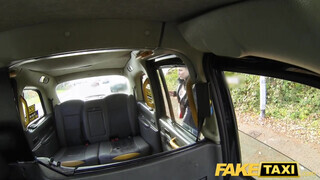 Fake Taxi - Skót csöcsös pipi kinyalva