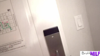 BrattyMILF - Lauren Pixie akarja a péniszt