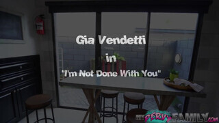 Gia Vendetti a vadító hosszú combú latin amerikai